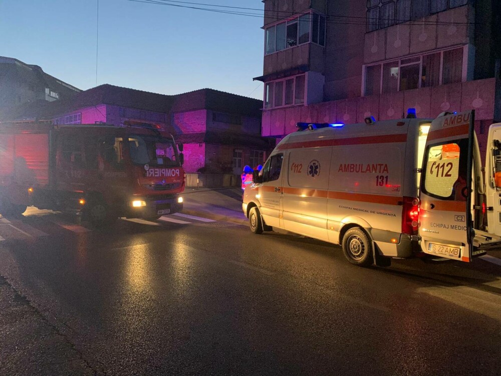 Explozie la o pizzerie din Pașcani. Locatarii unui bloc au fost evacuați de urgență. O persoană a fost rănită | FOTO - Imaginea 12