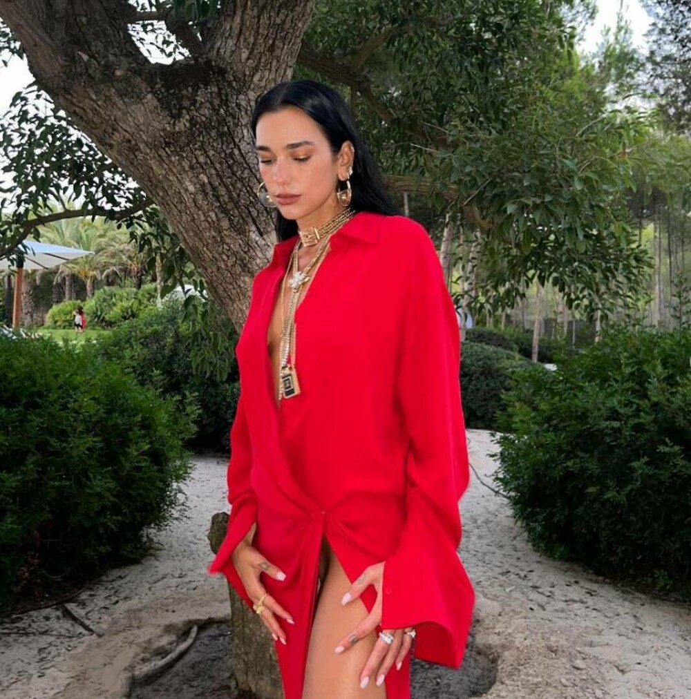 Dua Lipa a apărut „în franjuri” la o cină privată din New York. Și-a afișat silueta de invidiat - Imaginea 80