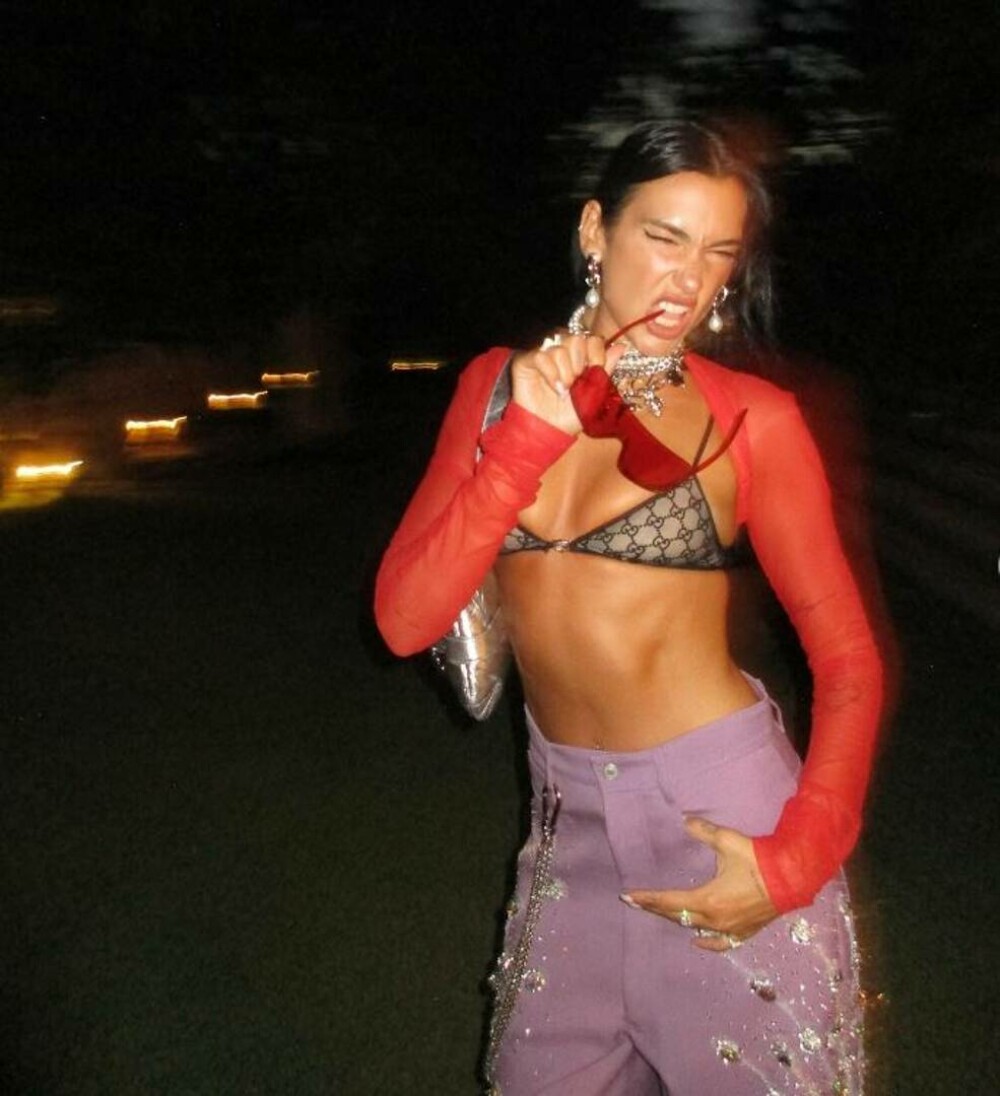 Dua Lipa a apărut „în franjuri” la o cină privată din New York. Și-a afișat silueta de invidiat - Imaginea 77