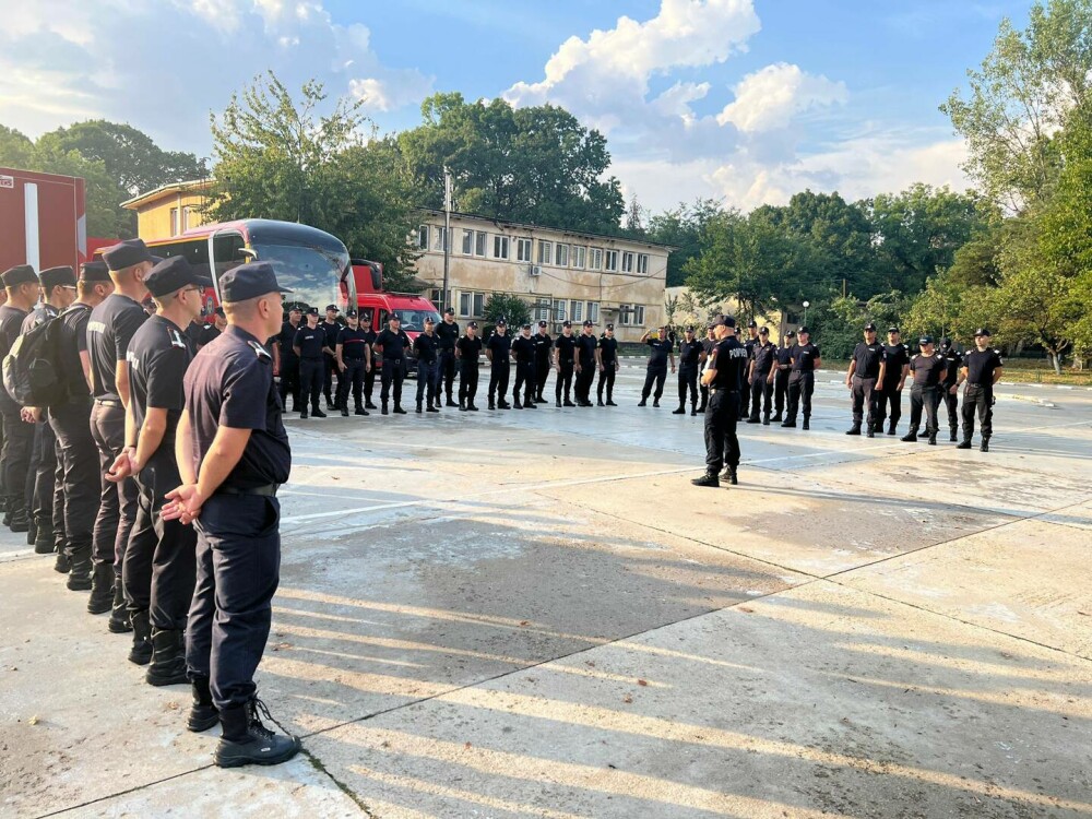 Alți 56 de pompieri români merg să ajute la stingerea incendiilor în Grecia - Imaginea 1