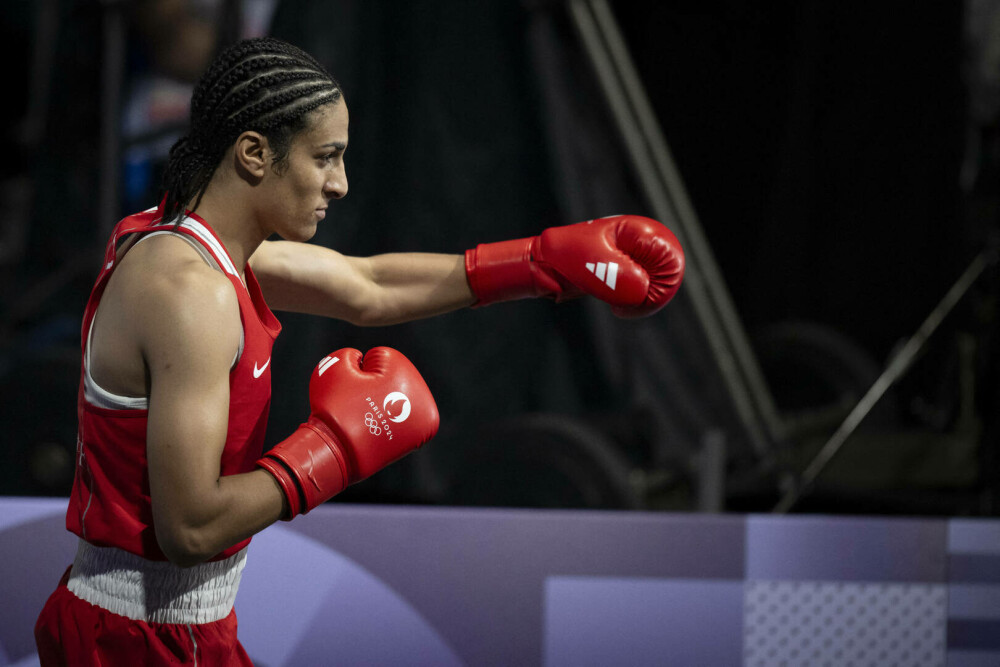 Controverse la box feminin. O sportivă descalificată la Mondiale pentru nivelul de testosteron și-a lovit puternic adversara - Imaginea 7