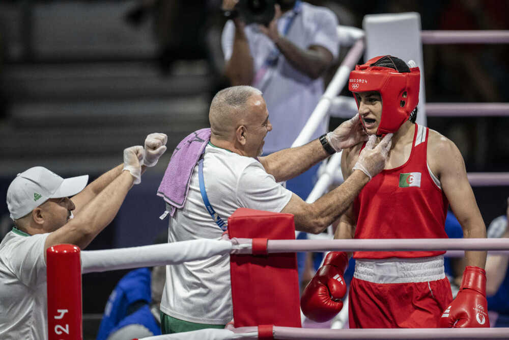 Controverse la box feminin. O sportivă descalificată la Mondiale pentru nivelul de testosteron și-a lovit puternic adversara - Imaginea 9