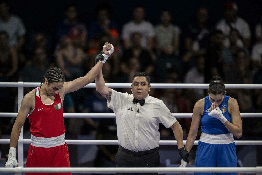 Controverse la box feminin. O sportivă descalificată la Mondiale pentru nivelul de testosteron și-a lovit puternic adversara - Imaginea 13