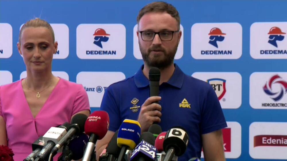 David Popovici a revenit în ţară după ce a câştigat două medalii la JO. „Este nevoie de bani investiți în sport” - Imaginea 16