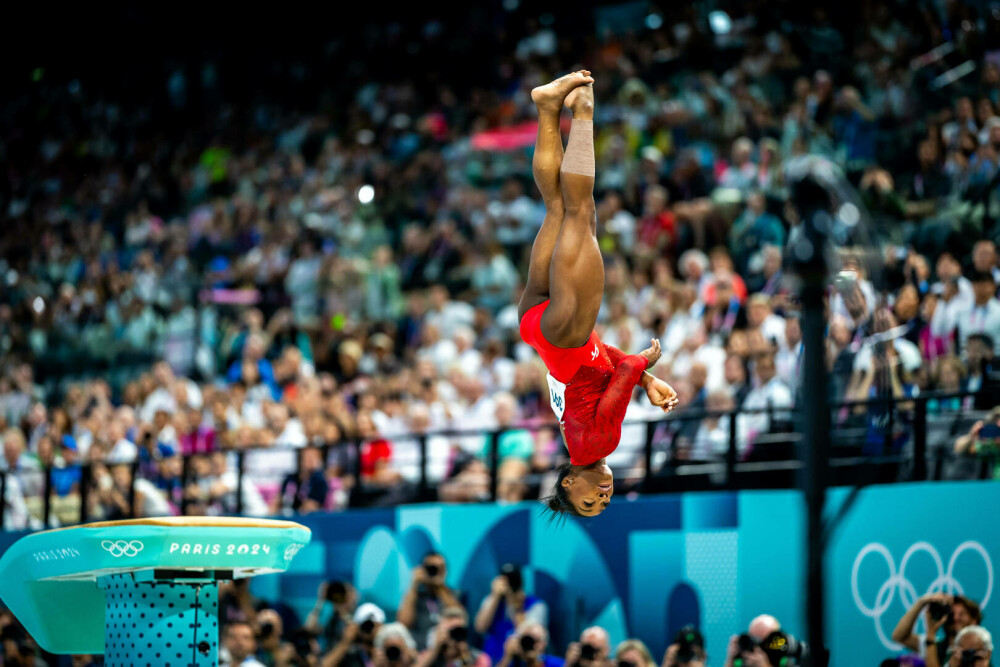 Gimnasta Simone Biles a câştigat aurul olimpic şi în finală la sărituri, la Jocurile Olimpice de la Paris. FOTO - Imaginea 9