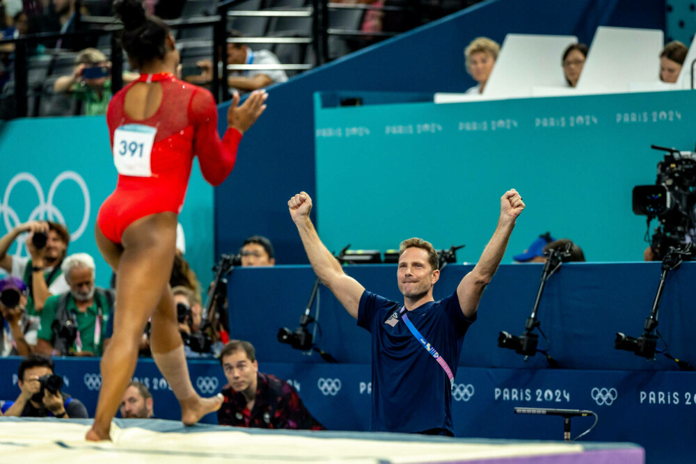 Gimnasta Simone Biles a câştigat aurul olimpic şi în finală la sărituri, la Jocurile Olimpice de la Paris. FOTO - Imaginea 10