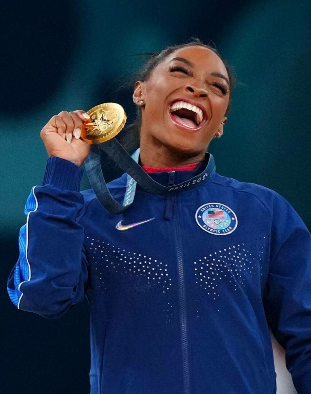 Simone Biles s-a fotografiat cu toate medaliile sale olimpice. Mesajul emoționant postat de gimnastă. GALERIE FOTO - Imaginea 7