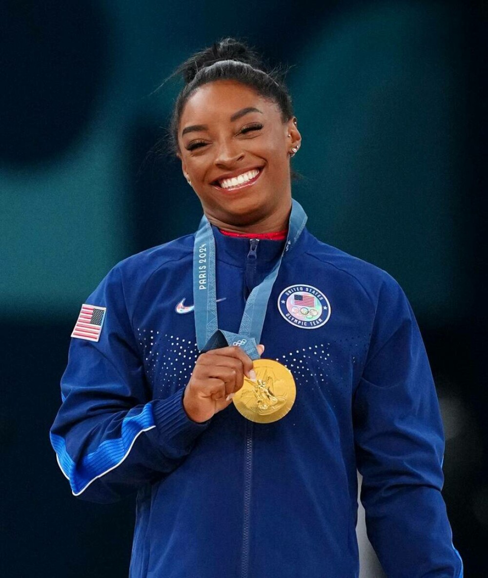 Simone Biles s-a fotografiat cu toate medaliile sale olimpice. Mesajul emoționant postat de gimnastă. GALERIE FOTO - Imaginea 6