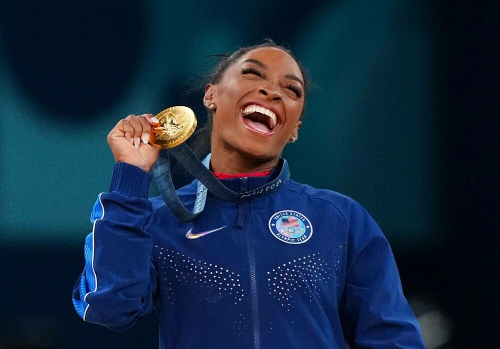 Cum a sărbătorit Simone Biles succesul de la Jocurile Olimpice de la Paris. „Stilistul medaliilor de aur”. GALERIE FOTO - Imaginea 1