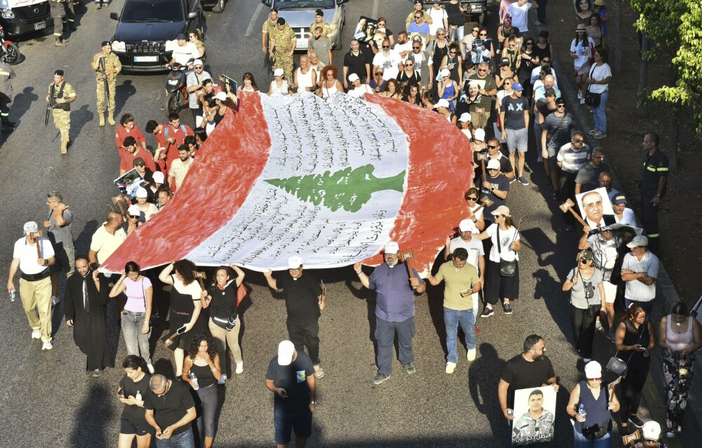 Manifestaţie în portul Beirut, la patru ani de la explozie, de teama izbucnirii unui război. „Criminalii nu au fost arestaţi” - Imaginea 7