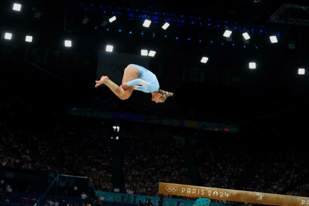 JO 2024. Sabrina Maneca Voinea, locul 8 în finală la bârnă, după ce a căzut de două ori. Cine a luat aurul olimpic. FOTO - Imaginea 3