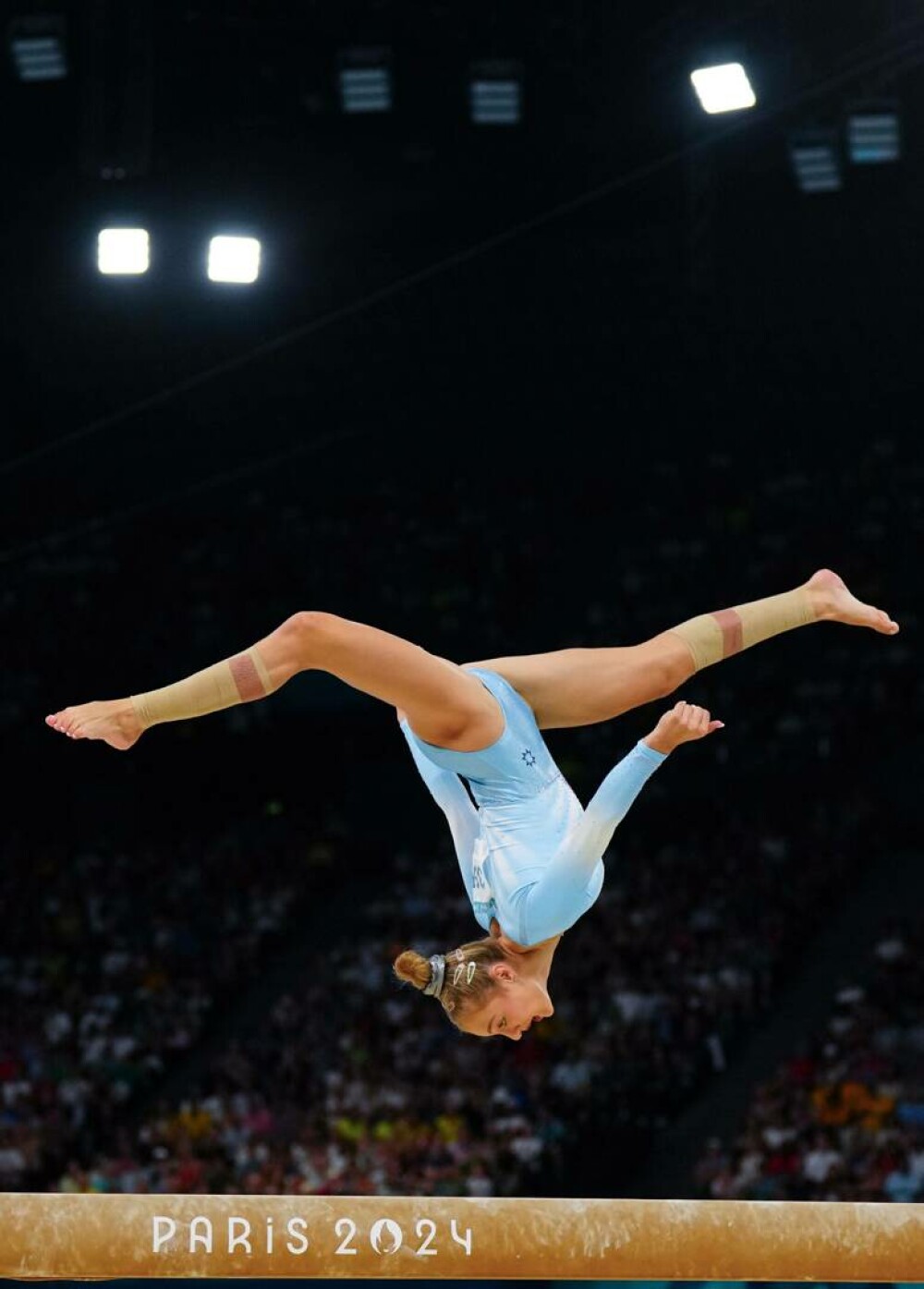 JO 2024. Sabrina Maneca Voinea, locul 8 în finală la bârnă, după ce a căzut de două ori. Cine a luat aurul olimpic. FOTO - Imaginea 4