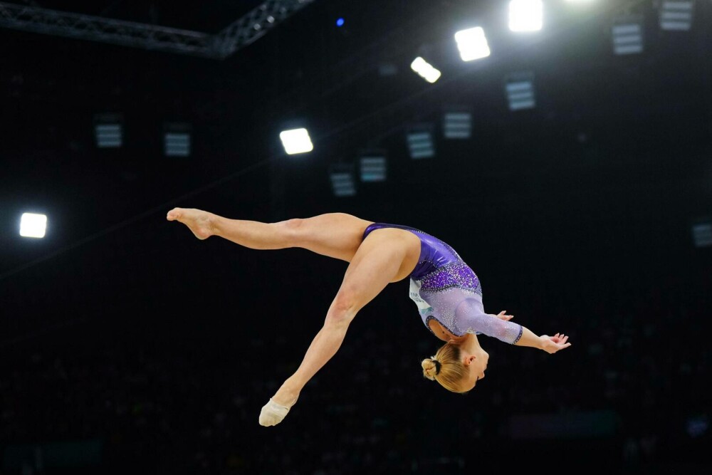 JO 2024. Sabrina Maneca Voinea, locul 8 în finală la bârnă, după ce a căzut de două ori. Cine a luat aurul olimpic. FOTO - Imaginea 7