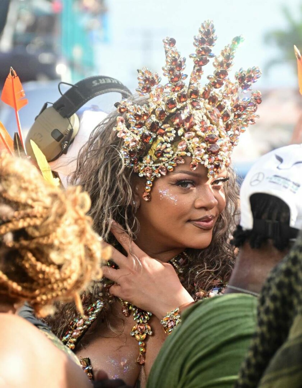 Rihanna, aşa cum nu am mai văzut-o. Cum a apărut în fața fanilor la carnavalul din Barbados. GALERIE FOTO - Imaginea 4