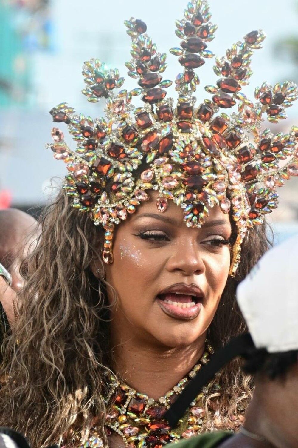 Rihanna, aşa cum nu am mai văzut-o. Cum a apărut în fața fanilor la carnavalul din Barbados. GALERIE FOTO - Imaginea 8