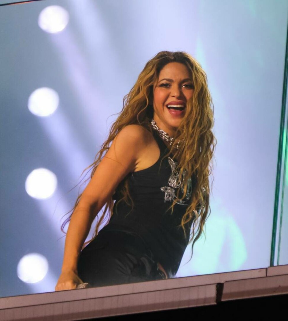 Shakira, surprinsă în compania unui bărbat misterios în Miami, după ce a spus că nu se gândește la întâlniri. VIDEO - Imaginea 5