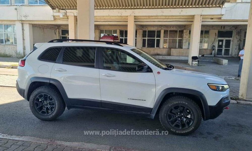 A vrut să iasă din țară cu un Jeep de 50.000 de euro, dar a fost oprit de polițiștii din Giurgiu. Ce au descoperit - Imaginea 1