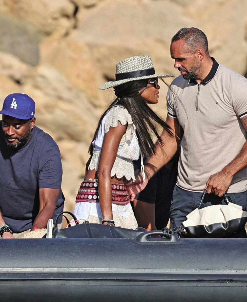 Naomi Campbell, apariție provocatoare la plajă, la 54 de ani. Cum a fost surprinsă de paparazzi în Ibiza. GALERIE FOTO - Imaginea 11