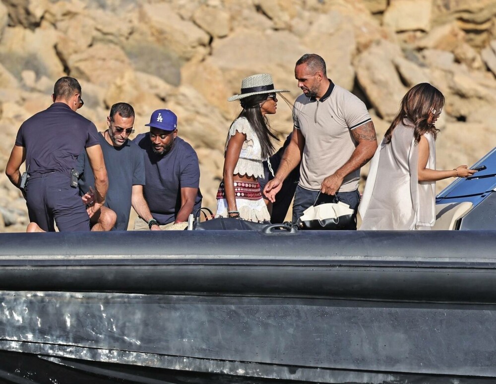 Naomi Campbell, apariție provocatoare la plajă, la 54 de ani. Cum a fost surprinsă de paparazzi în Ibiza. GALERIE FOTO - Imaginea 12