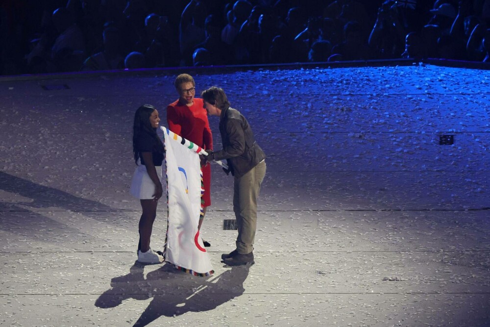 Simone Biles a purtat o gheată ortopedică la ceremonia de închidere a JO. Care este motivul. FOTO - Imaginea 1