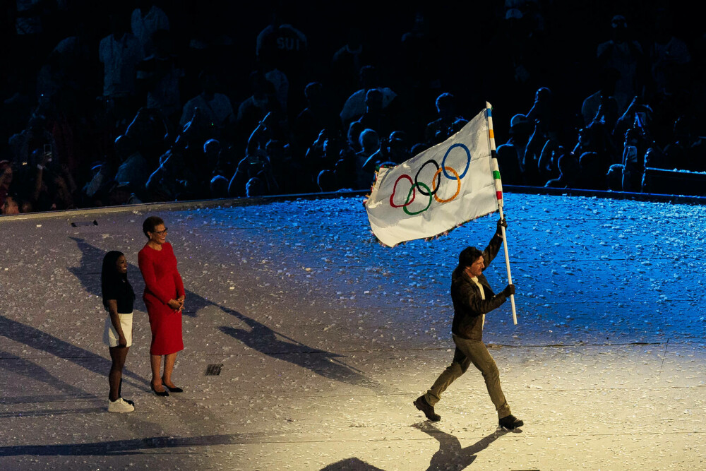 Simone Biles a purtat o gheată ortopedică la ceremonia de închidere a JO. Care este motivul. FOTO - Imaginea 6