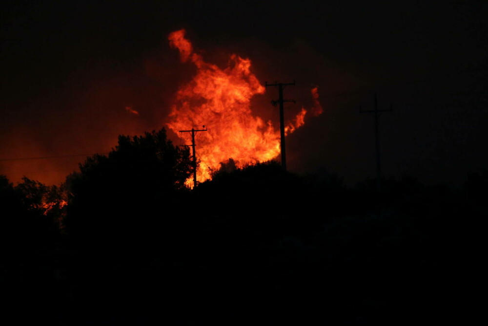 Imagini dramatice cu infernul din Grecia. Incendiile de vegetație sunt vizibile din spaţiu | GALERIE FOTO - Imaginea 30