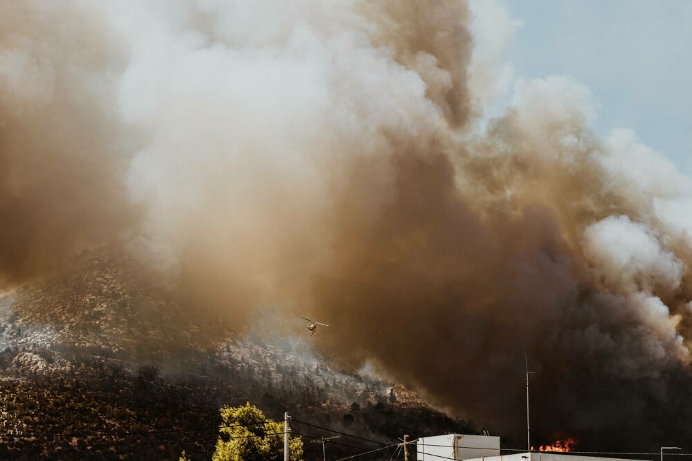 Imagini dramatice cu infernul din Grecia. Incendiile de vegetație sunt vizibile din spaţiu | GALERIE FOTO - Imaginea 12