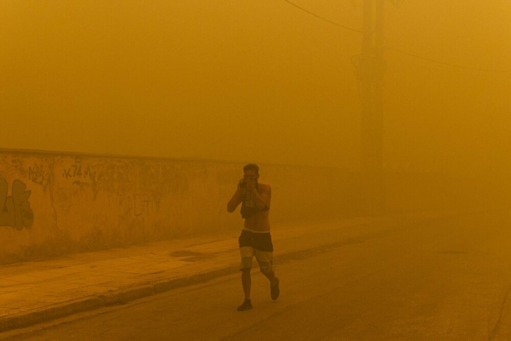 Imagini dramatice cu infernul din Grecia. Incendiile de vegetație sunt vizibile din spaţiu | GALERIE FOTO - Imaginea 14