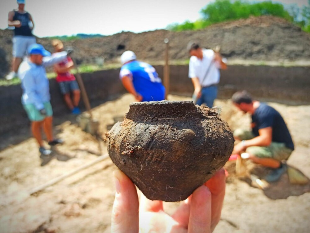 Descoperire arheologică senzațională, lângă Târgu Neamț. Au o vechime de 8.000 de ani | FOTO - Imaginea 3