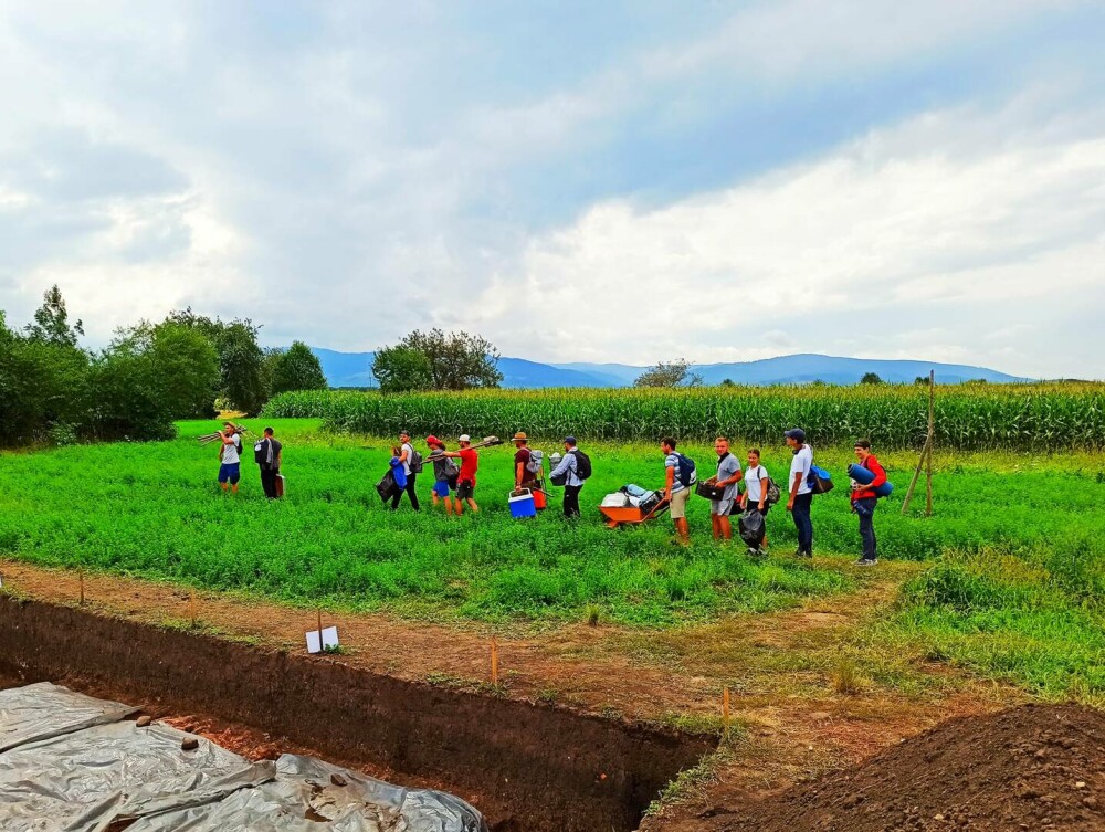 Descoperire arheologică senzațională, lângă Târgu Neamț. Au o vechime de 8.000 de ani | FOTO - Imaginea 4