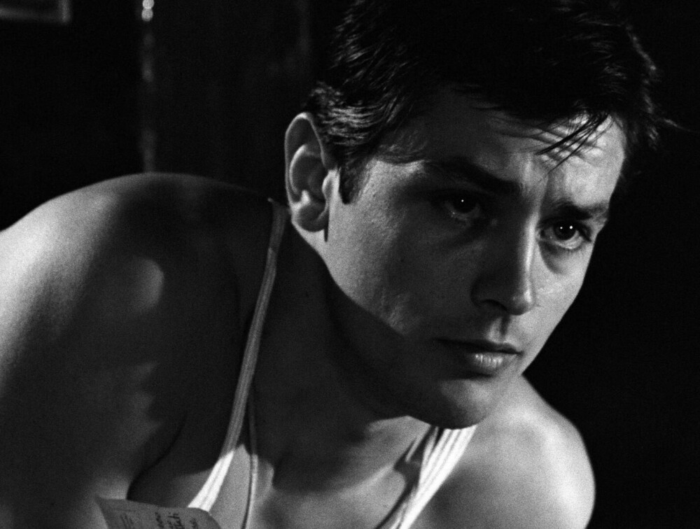 Presa internaţională îşi ia adio de la legendarul Alain Delon. „Cel mai frumos bărbat din istoria cinemaului” - Imaginea 15