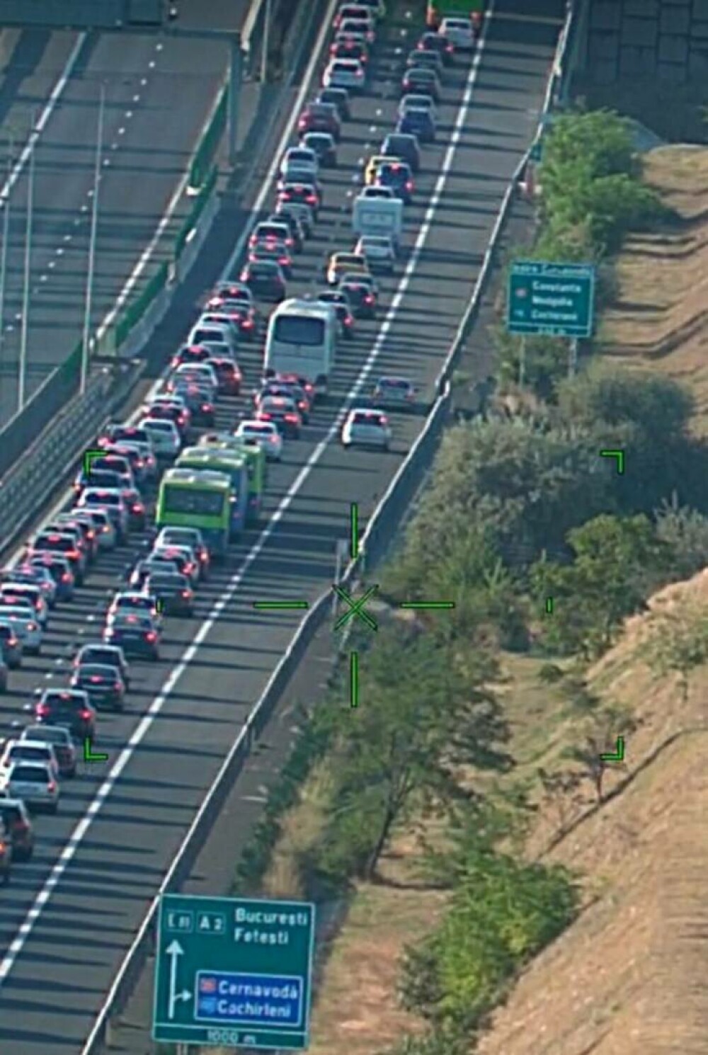 Ce a surprins un elicopter al Poliției Române pe Autostrada Soarelui. FOTO - Imaginea 3