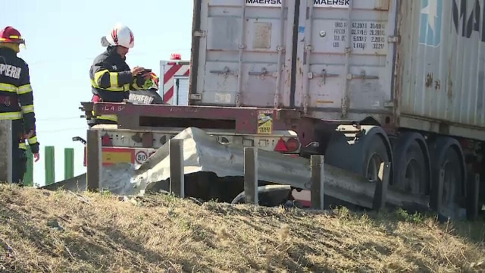 Greșeala făcută de șoferul de TIR care a dus la tragedia de pe autostrada A4. Microbuzul staționa pe banda de urgență - Imaginea 8