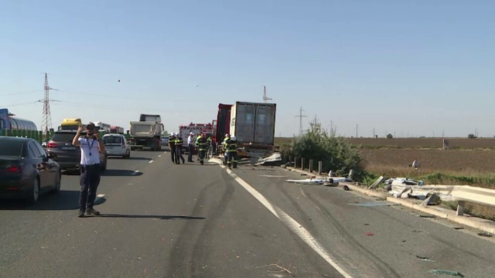 Greșeala făcută de șoferul de TIR care a dus la tragedia de pe autostrada A4. Microbuzul staționa pe banda de urgență - Imaginea 7