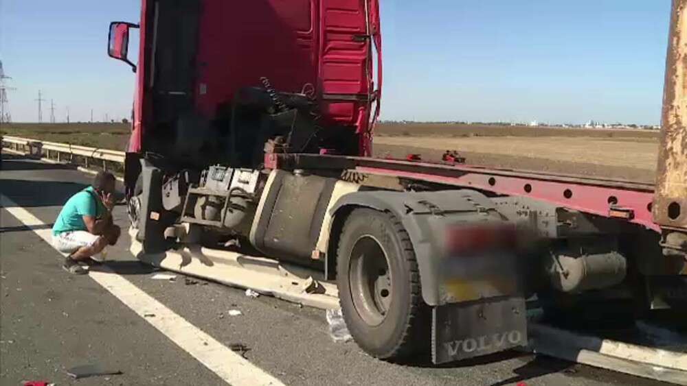 Greșeala făcută de șoferul de TIR care a dus la tragedia de pe autostrada A4. Microbuzul staționa pe banda de urgență - Imaginea 1