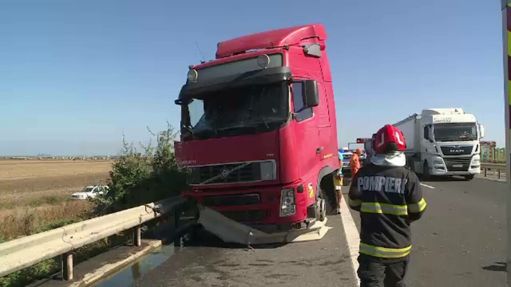 Greșeala făcută de șoferul de TIR care a dus la tragedia de pe autostrada A4. Microbuzul staționa pe banda de urgență - Imaginea 4