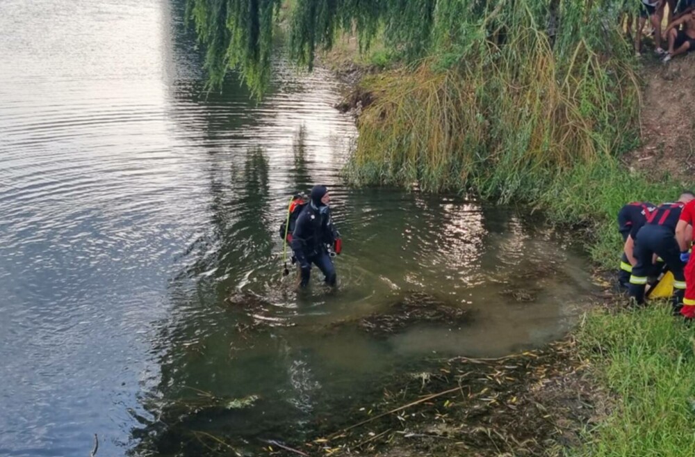 Tragedie în județul Alba. Un tânăr a murit după ce s-a înecat într-o baltă. A rămas împotmolit în nămol - Imaginea 3