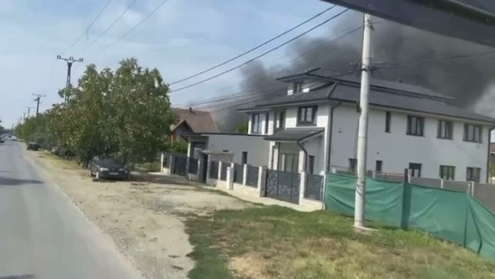 Incendiu violent în Timișoara. Flăcările au distrus rapid două case. Cauza stabilită de pompieri - Imaginea 9