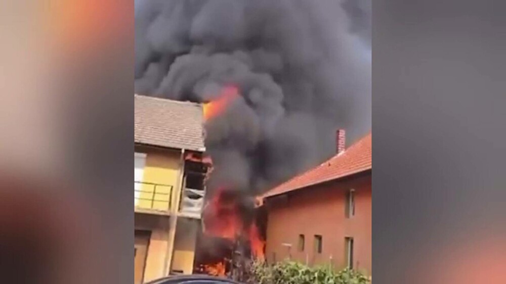 Incendiu violent în Timișoara. Flăcările au distrus rapid două case. Cauza stabilită de pompieri - Imaginea 10