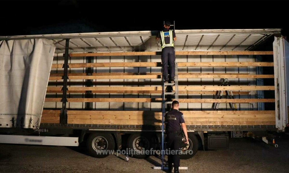 Polițiștii din Dolj au văzut un TIR într-o parcare și l-au controlat. Au făcut o descoperire de peste un milion de lei | FOTO - Imaginea 7