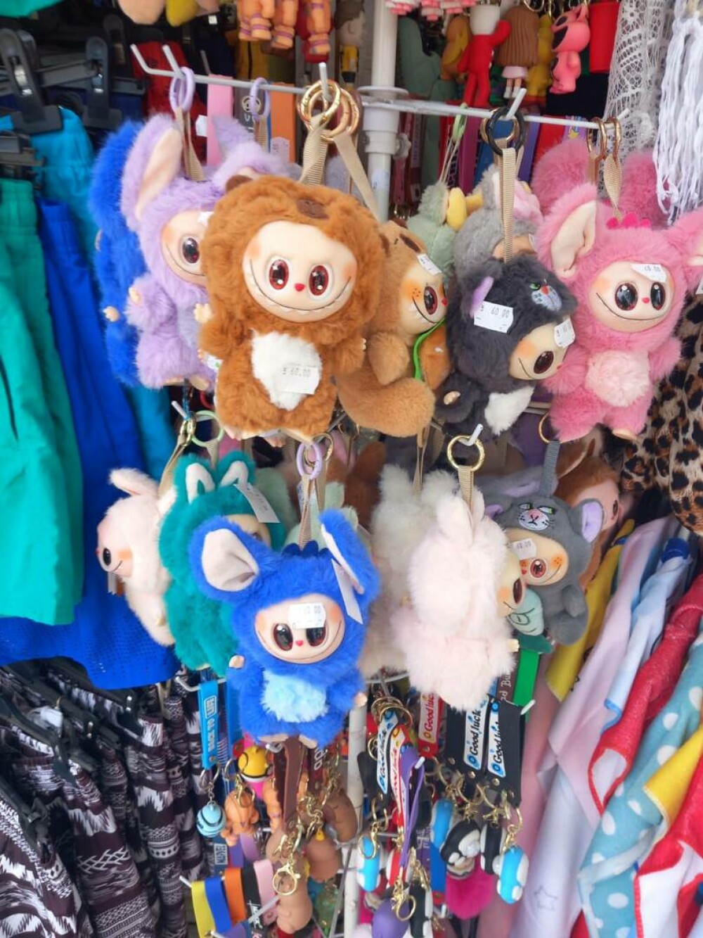 ANPC a dat amenzi de 800.000 lei pe litoral pentru kendame „periculoase”, tatuaje, mâncare stricată și mizerie - Imaginea 4