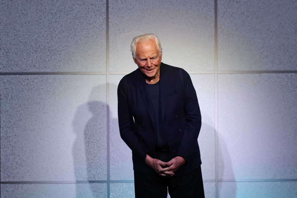 Cine a fost Giorgio Armani. Viața legendarului creator de modă Italian, în imagini | FOTO - Imaginea 1