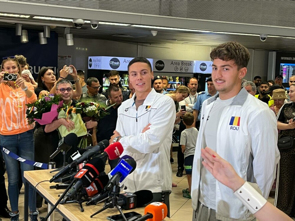 David Popovici, între cei mai buni sportivi din Balcani în 2025. Înotătorul român a fost inclus în top 10 BTA - Imaginea 3