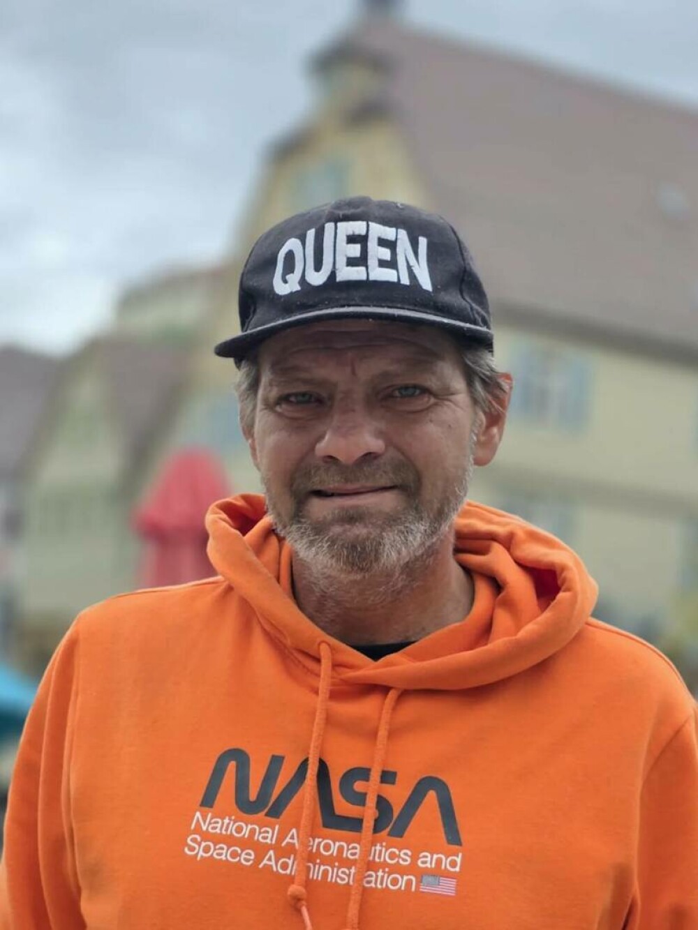 Primarul unui oraș din Germania l-a lăudat pe Adrian, un român care strânge gunoiul: „Ce bucurie că există oameni precum el” - Imaginea 3