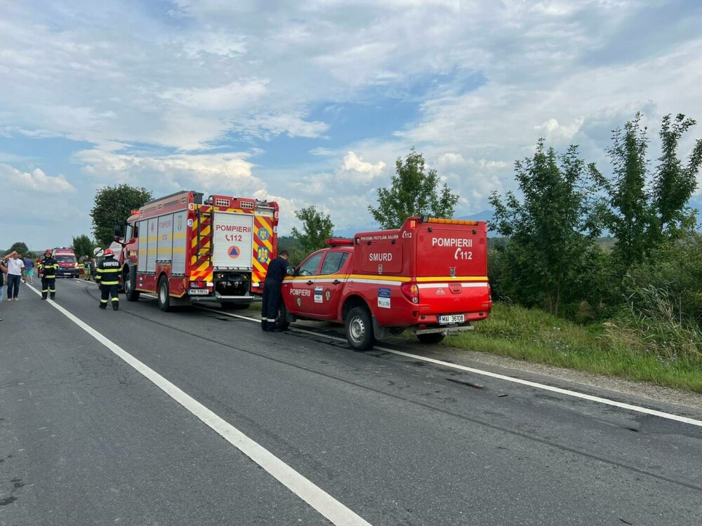 Accident grav între un microbuz și o mașină, în Sibiu. 11 persoane au fost implicate, iar trei dintre ele au ajuns la spital - Imaginea 2