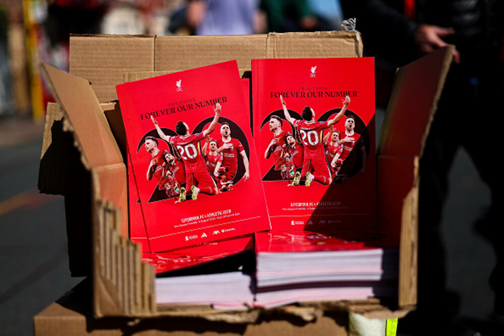 Fanii de la Liverpool, omagiu pentru Diogo Jota la primul meci pe Anfield de la decesul atacantului. VIDEO - Imaginea 1