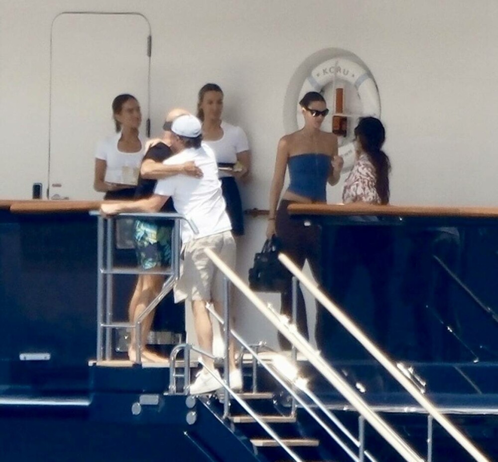 Jeff Bezos și Lauren Sánchez, cină romantică în Ibiza alături de Leonardo DiCaprio și de partenera lui. Cum au fost surprinși - Imaginea 1