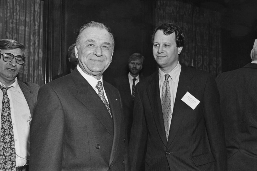 Viața lui Ion Iliescu în imagini. Momente cheie din cariera primului președinte al României postcomuniste | FOTO - Imaginea 3
