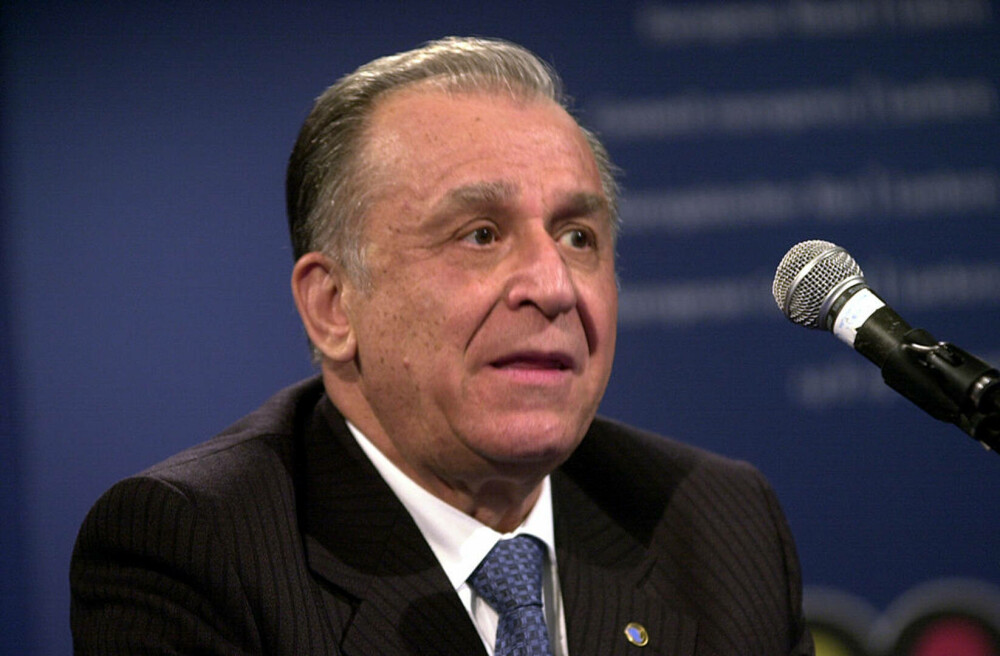 Viața lui Ion Iliescu în imagini. Momente cheie din cariera primului președinte al României postcomuniste | FOTO - Imaginea 10