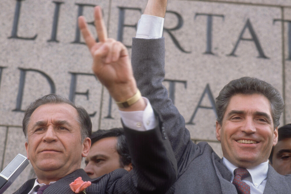Viața lui Ion Iliescu în imagini. Momente cheie din cariera primului președinte al României postcomuniste | FOTO - Imaginea 21